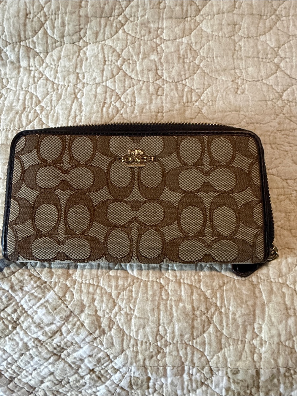 Coach Signature Canvas Zip Wallet in Khaki/Brown